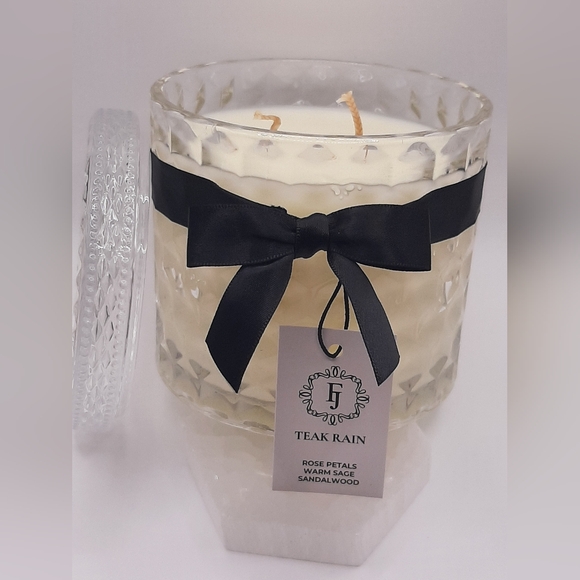Teak Rain Satin Candle - Fragrant Jewels - Picture 3 of 5